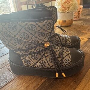 Tory Burch Black and Cream Patterned Boots